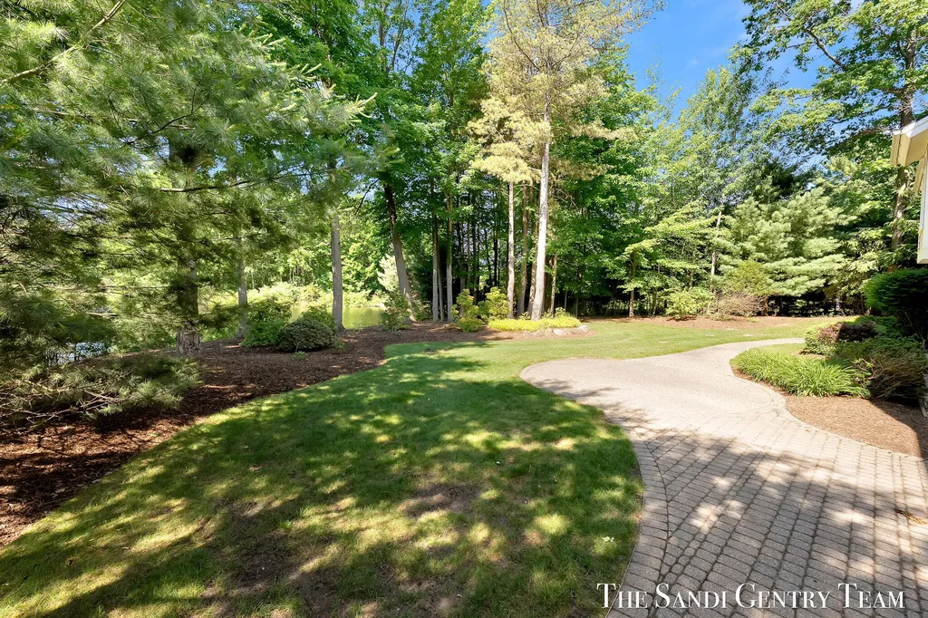 18090 Wildwood Springs Parkway Spring Lake Township MI 49456