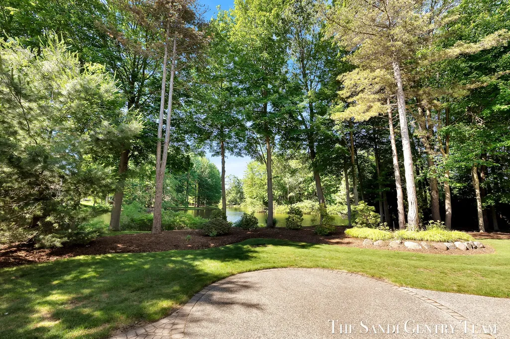 18090 Wildwood Springs Parkway Spring Lake Township MI 49456