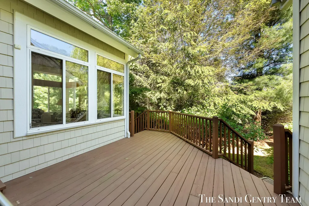 18090 Wildwood Springs Parkway Spring Lake Township MI 49456