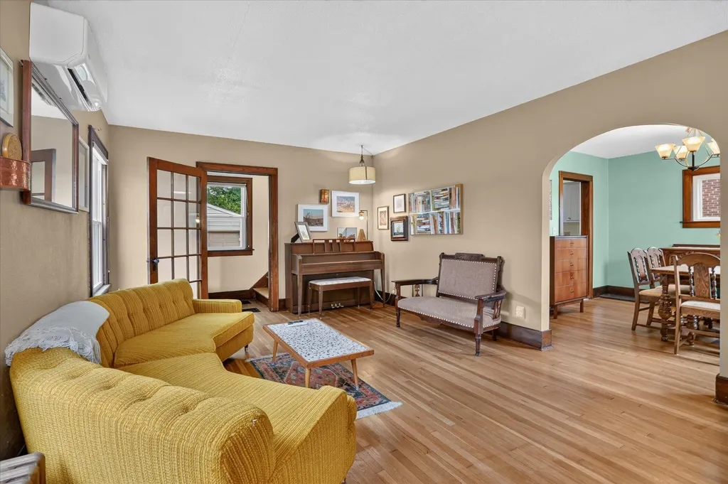 814 N Fairview Avenue Lansing City MI 48912