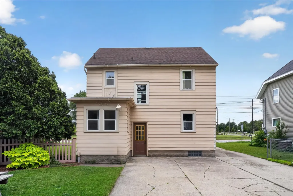 814 N Fairview Avenue Lansing City MI 48912