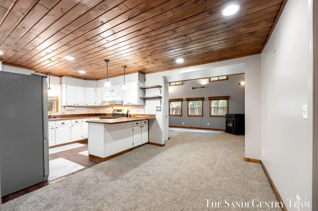 1360 E Bigelow Creek Trail Brooks Township MI 49337