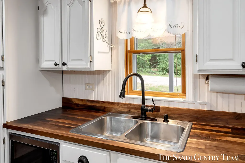 1360 E Bigelow Creek Trail Brooks Township MI 49337
