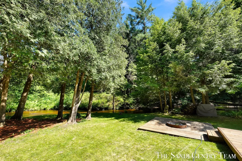 1360 E Bigelow Creek Trail Brooks Township MI 49337