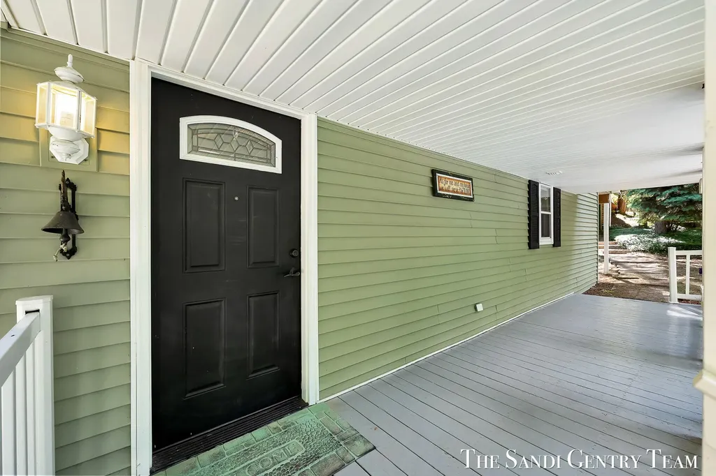 1360 E Bigelow Creek Trail Brooks Township MI 49337