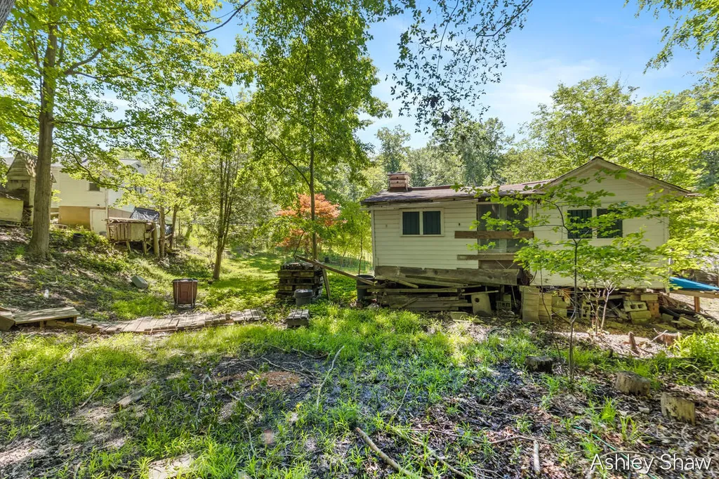7101 114th Avenue Ganges Township MI 49408