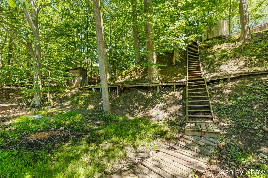 7101 114th Avenue Ganges Township MI 49408
