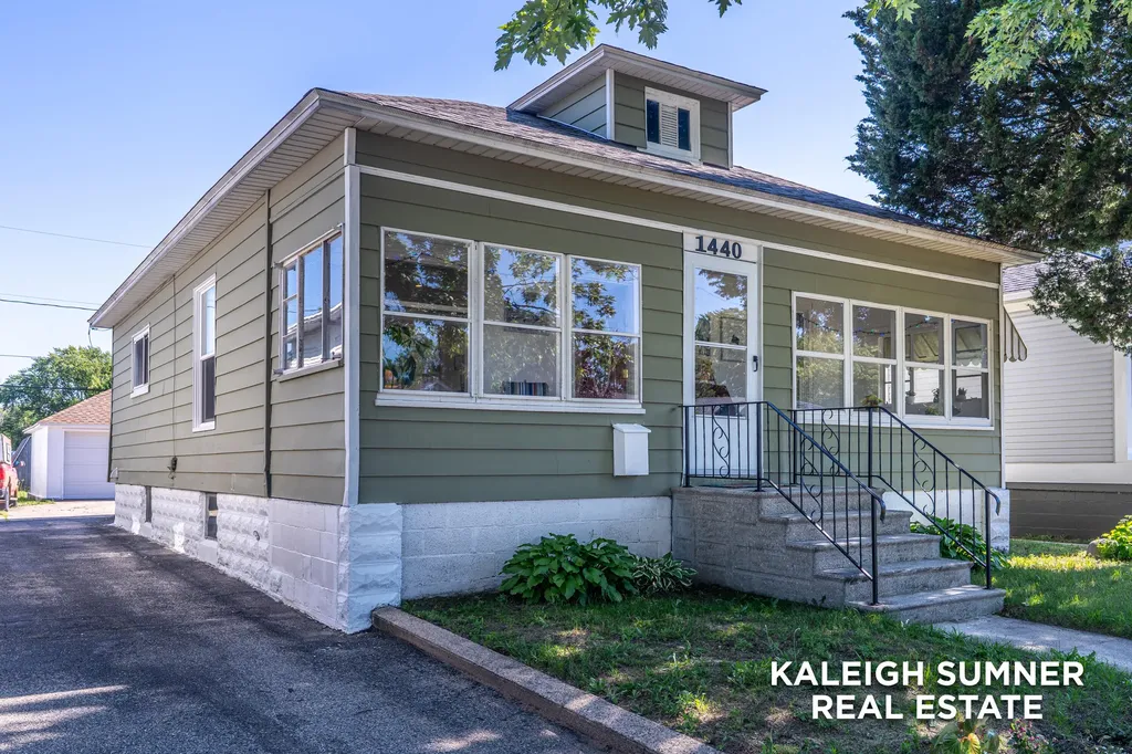 1440 Pennoyer Avenue Grand Haven City MI 49417