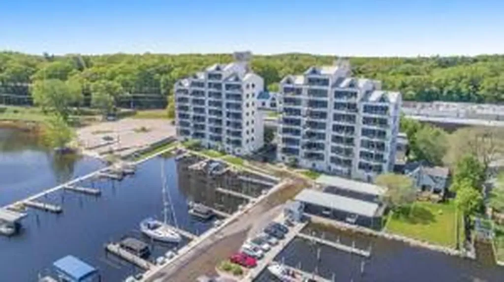 2964 Lakeshore Drive Muskegon City MI 49441