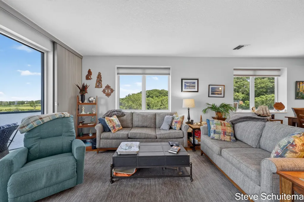 2964 Lakeshore Drive Muskegon City MI 49441