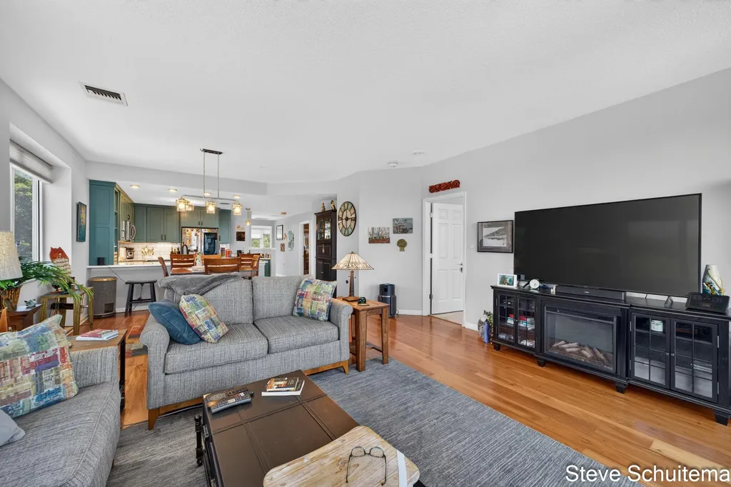 2964 Lakeshore Drive Muskegon City MI 49441