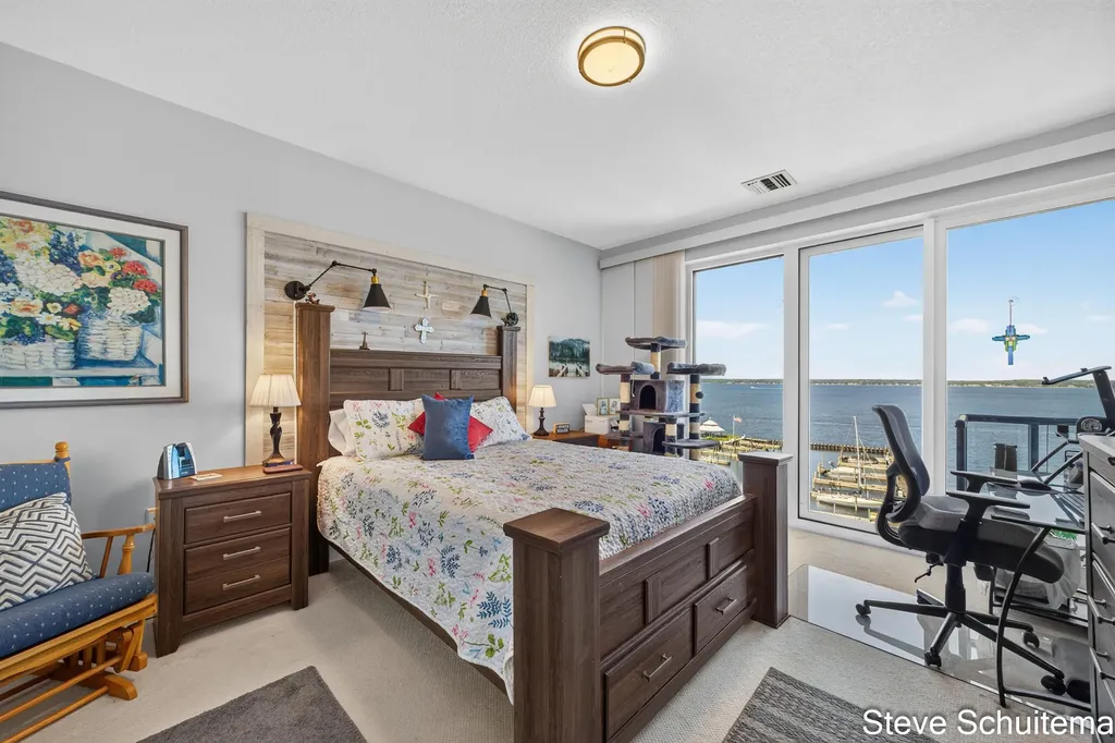 2964 Lakeshore Drive Muskegon City MI 49441