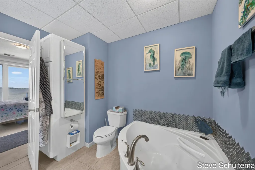 2964 Lakeshore Drive Muskegon City MI 49441