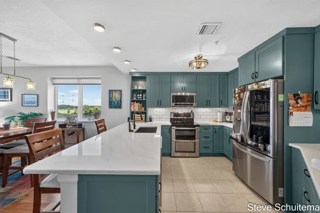 2964 Lakeshore Drive Muskegon City MI 49441
