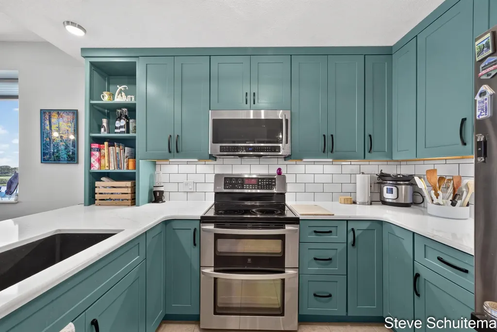 2964 Lakeshore Drive Muskegon City MI 49441