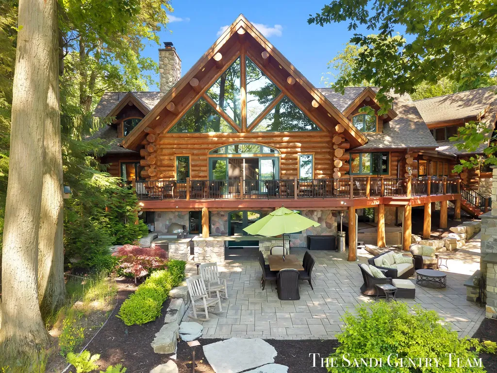 18131 N Fruitport Road Spring Lake Township MI 49456