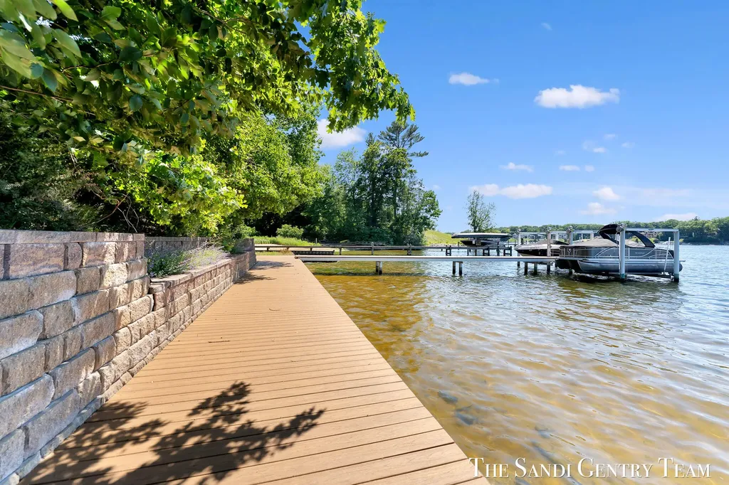 18131 N Fruitport Road Spring Lake Township MI 49456