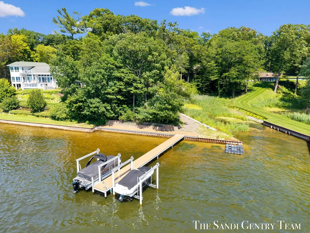 18131 N Fruitport Road Spring Lake Township MI 49456