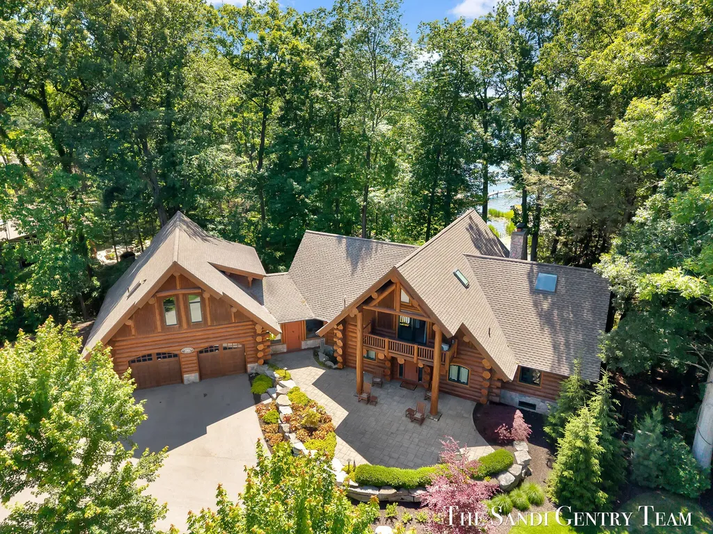 18131 N Fruitport Road Spring Lake Township MI 49456