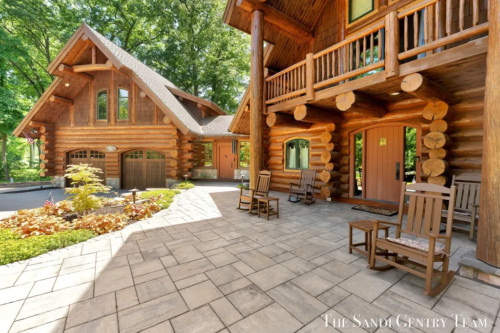 18131 N Fruitport Road Spring Lake Township MI 49456