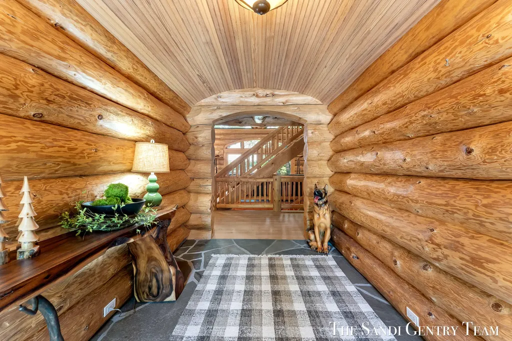 18131 N Fruitport Road Spring Lake Township MI 49456