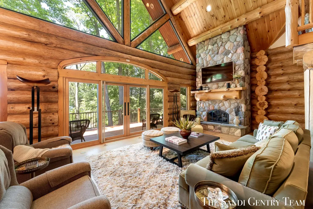 18131 N Fruitport Road Spring Lake Township MI 49456