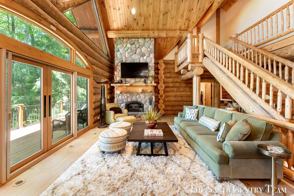 18131 N Fruitport Road Spring Lake Township MI 49456