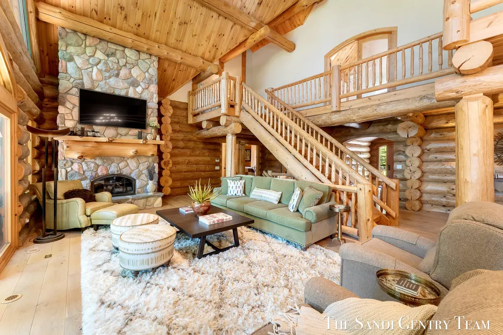 18131 N Fruitport Road Spring Lake Township MI 49456