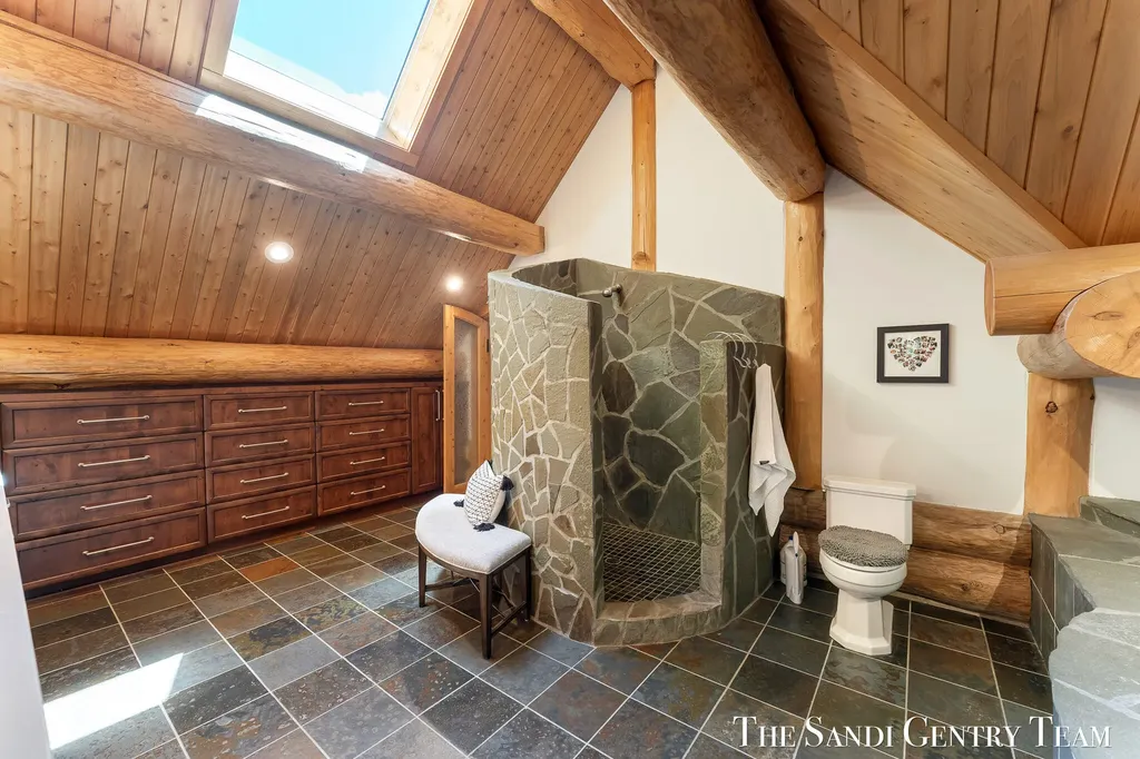 18131 N Fruitport Road Spring Lake Township MI 49456