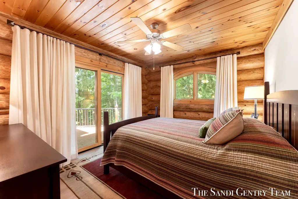 18131 N Fruitport Road Spring Lake Township MI 49456