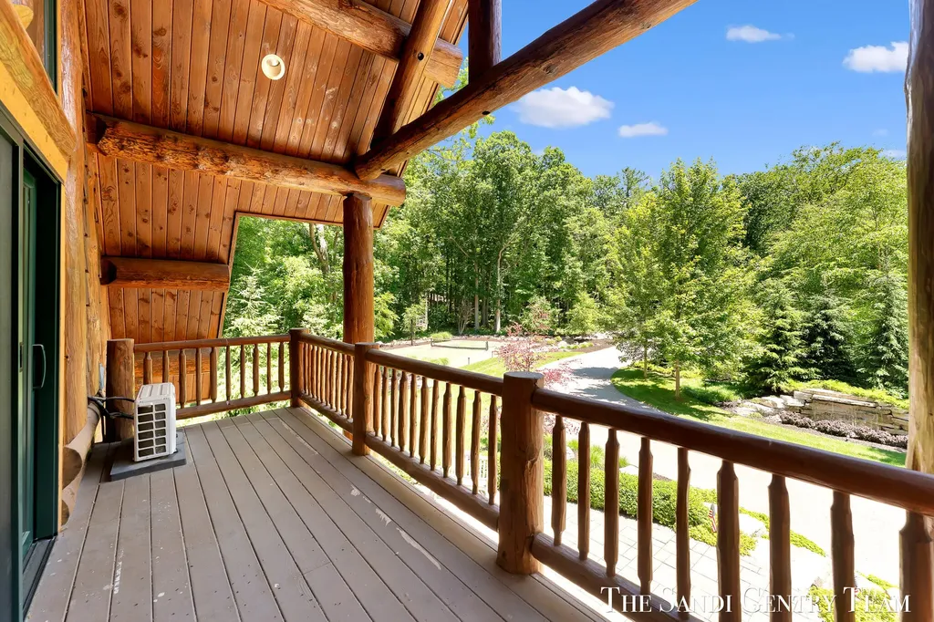 18131 N Fruitport Road Spring Lake Township MI 49456