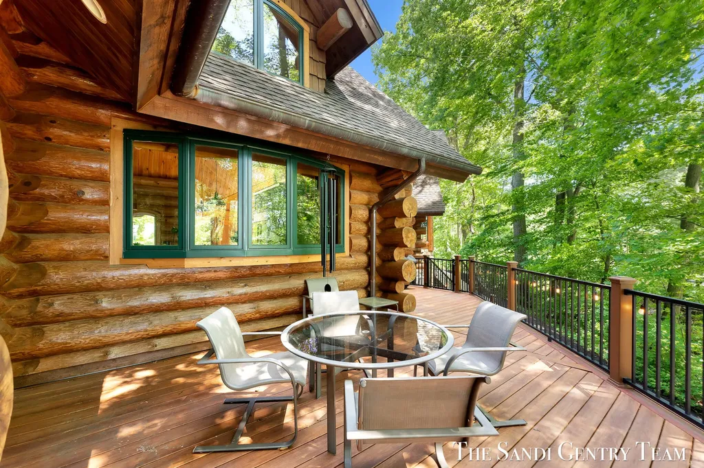 18131 N Fruitport Road Spring Lake Township MI 49456