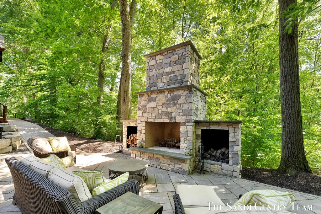 18131 N Fruitport Road Spring Lake Township MI 49456