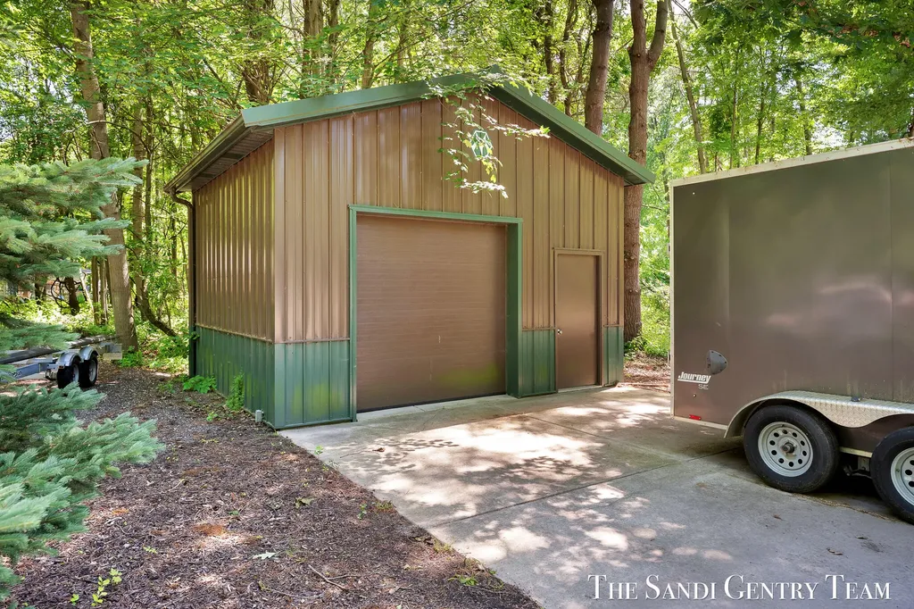 18131 N Fruitport Road Spring Lake Township MI 49456