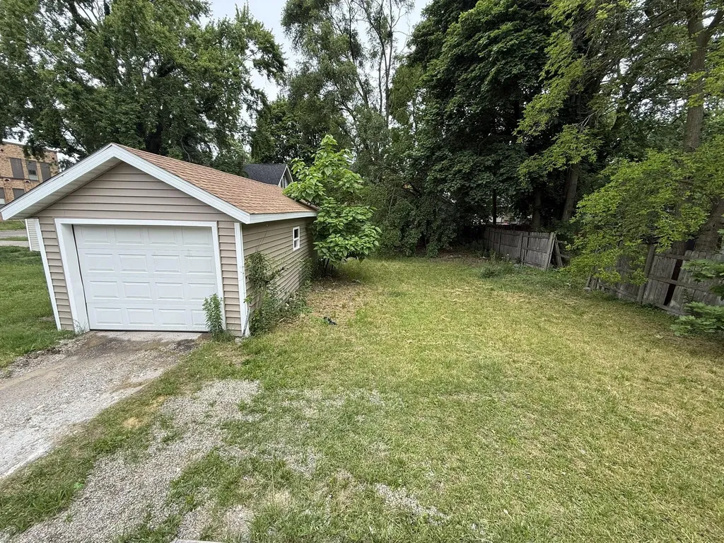 612 Ada Avenue Muskegon City MI 49442