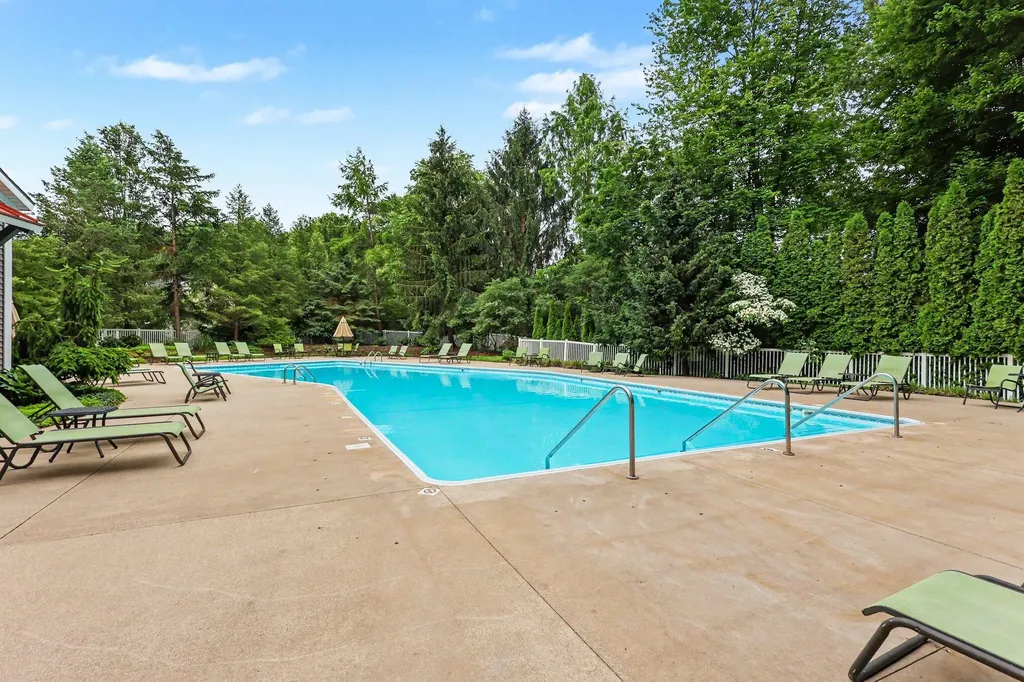 13652 Whitfield Drive Crockery Township MI 49448