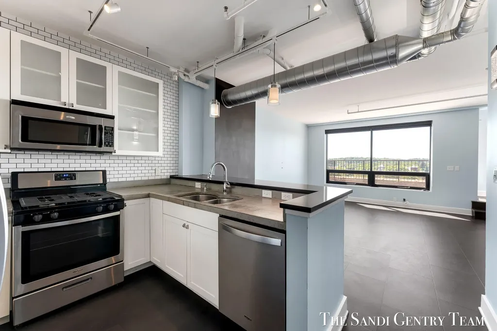 600 Broadway Avenue NW Grand Rapids City MI 49504