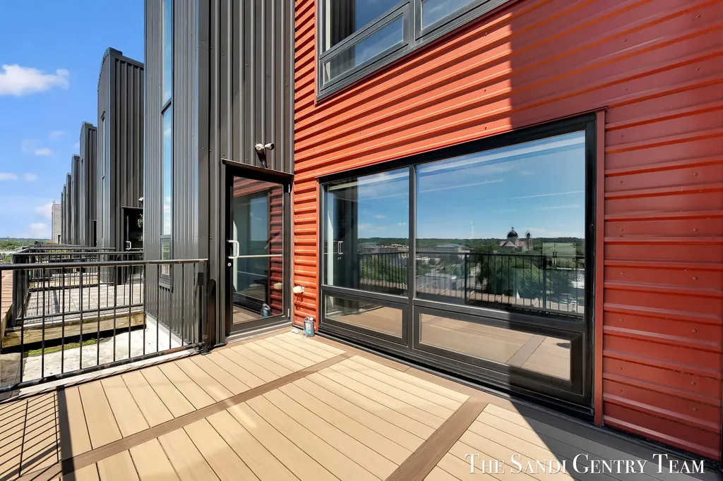 600 Broadway Avenue NW Grand Rapids City MI 49504