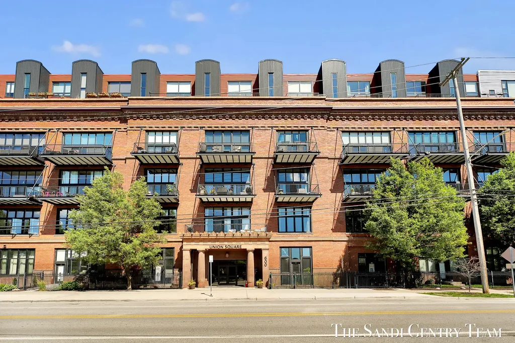 600 Broadway Avenue NW Grand Rapids City MI 49504