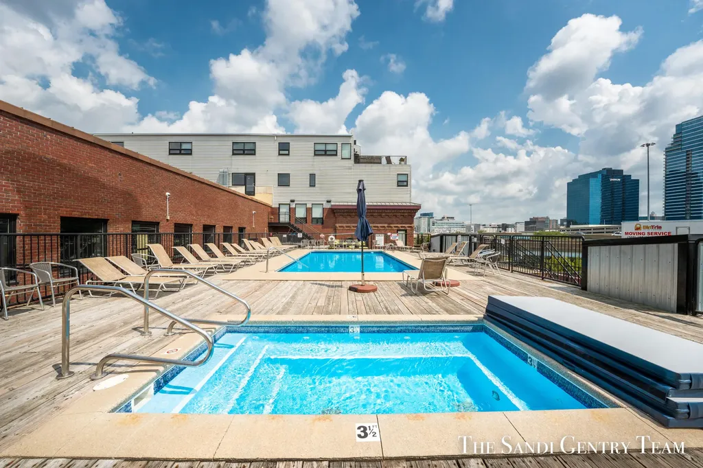 600 Broadway Avenue NW Grand Rapids City MI 49504