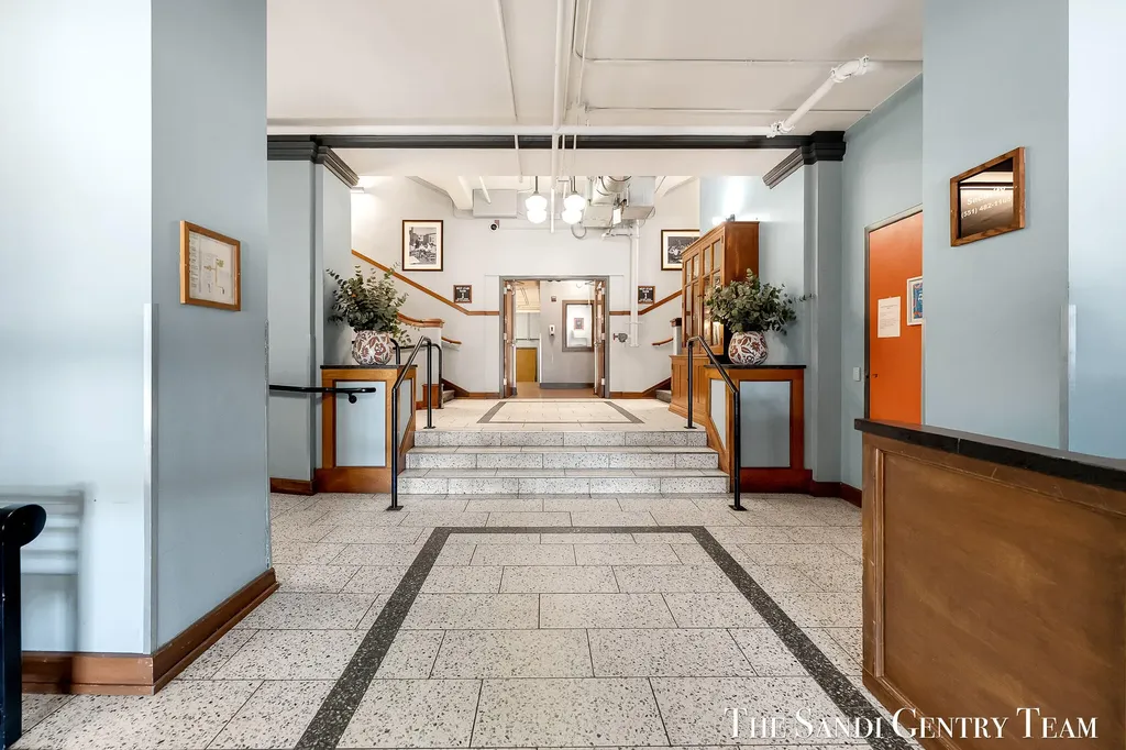 600 Broadway Avenue NW Grand Rapids City MI 49504