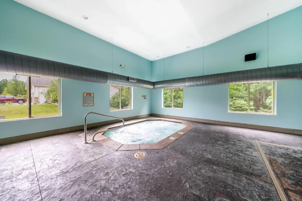 907 N Sandalwood Circle Norton Shores City MI 49441