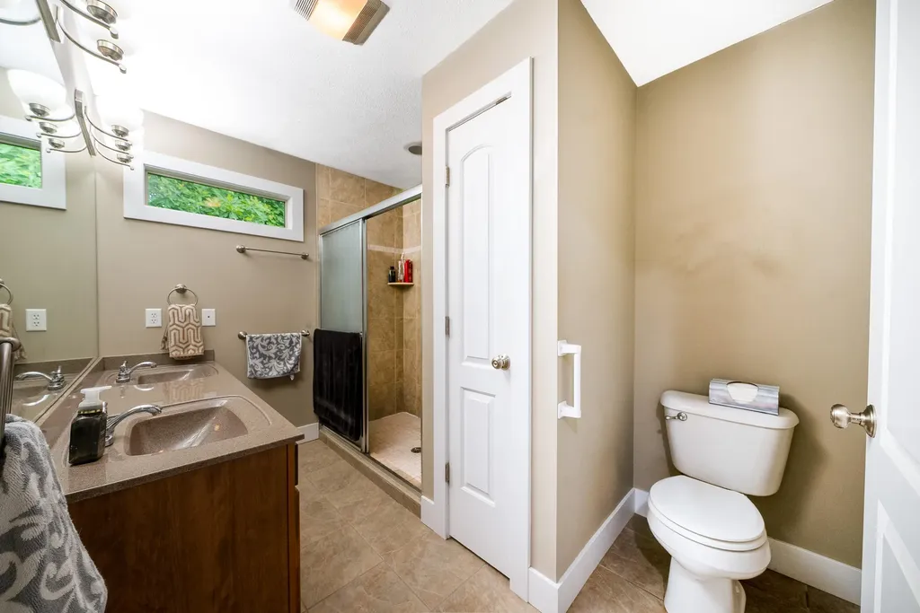 907 N Sandalwood Circle Norton Shores City MI 49441