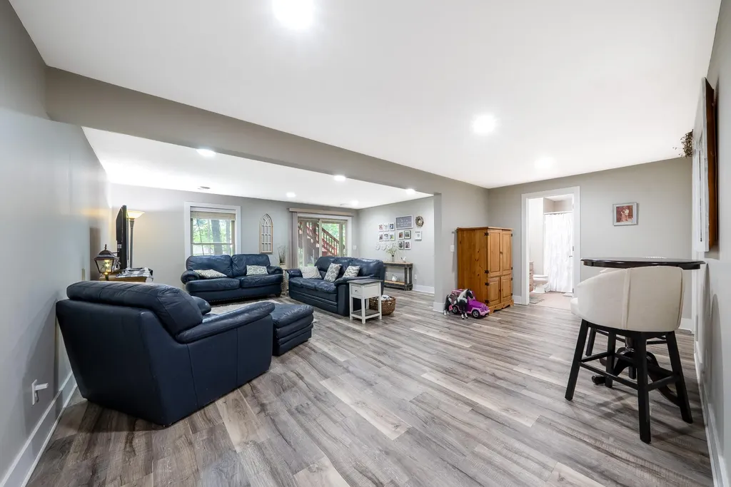 907 N Sandalwood Circle Norton Shores City MI 49441