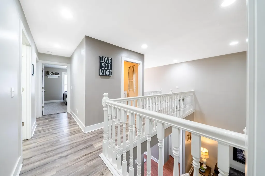 907 N Sandalwood Circle Norton Shores City MI 49441