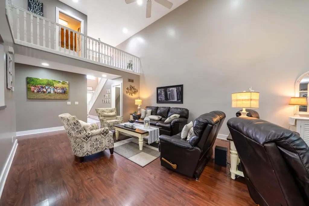 907 N Sandalwood Circle Norton Shores City MI 49441