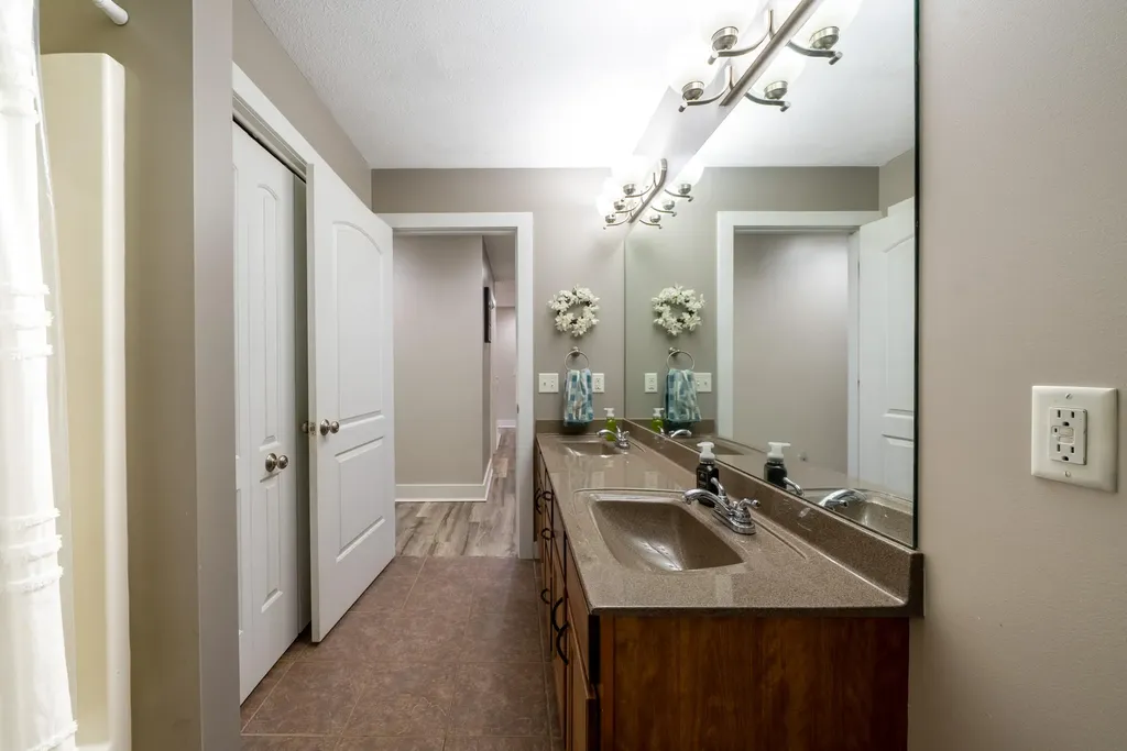 907 N Sandalwood Circle Norton Shores City MI 49441