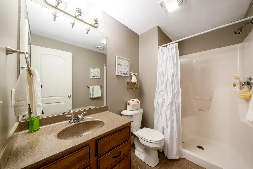 907 N Sandalwood Circle Norton Shores City MI 49441