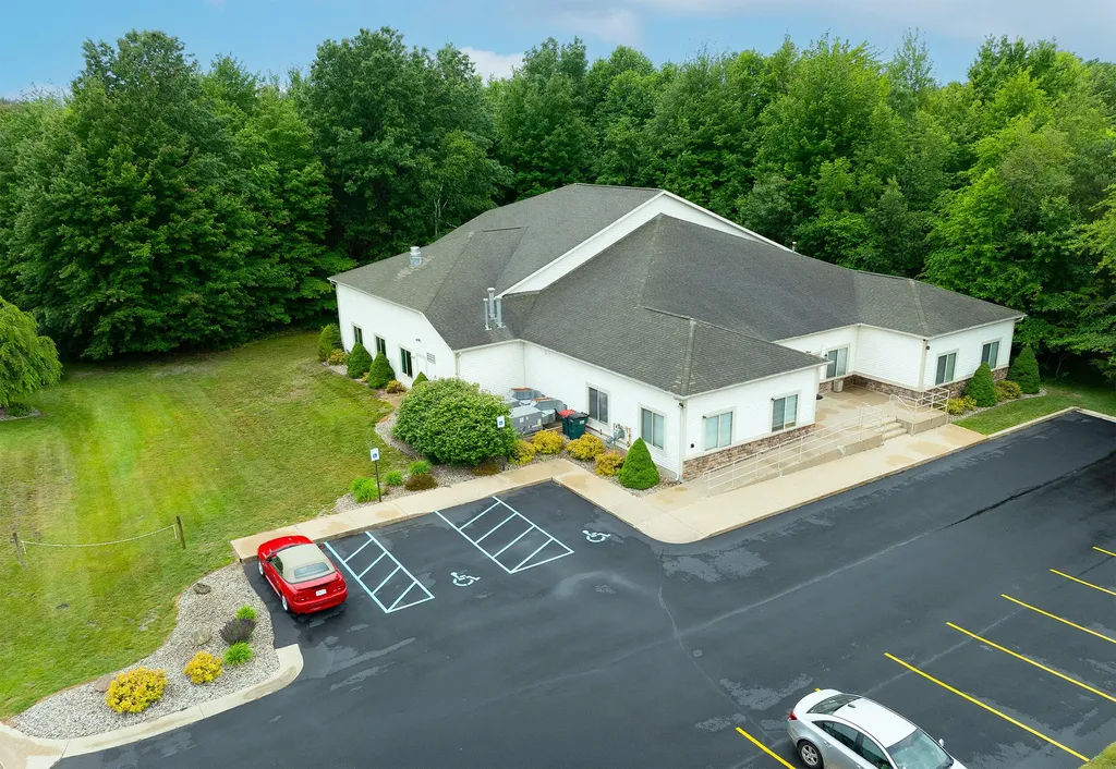 907 N Sandalwood Circle Norton Shores City MI 49441