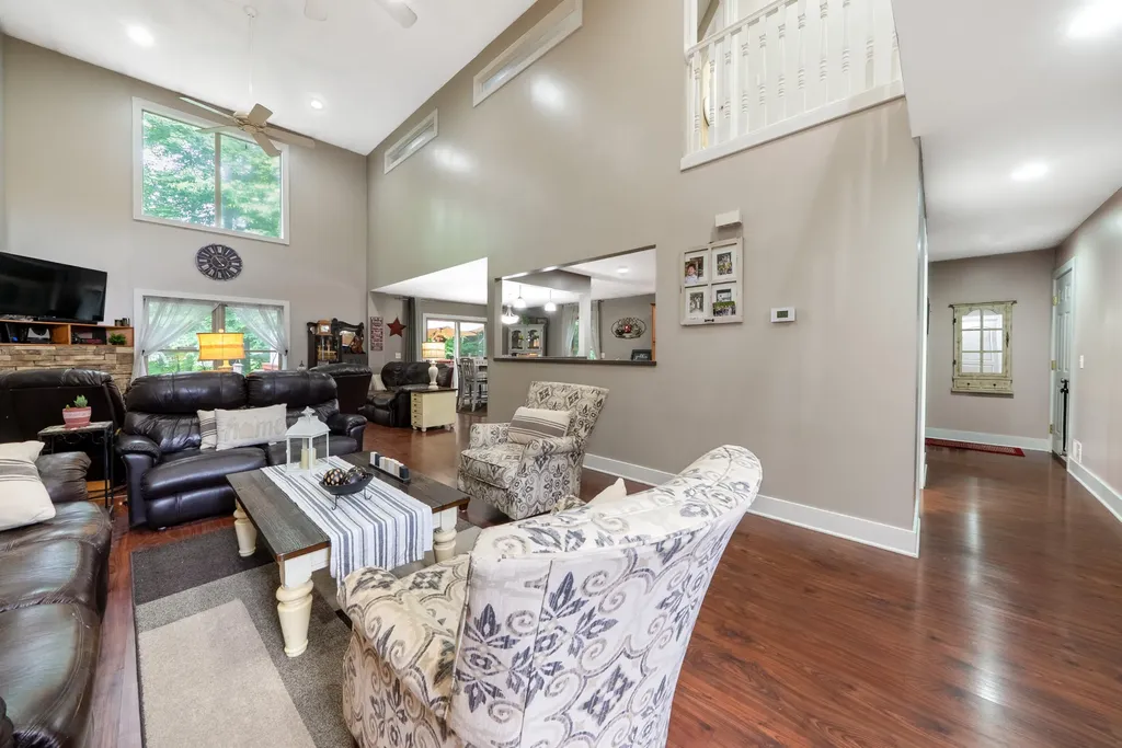 907 N Sandalwood Circle Norton Shores City MI 49441